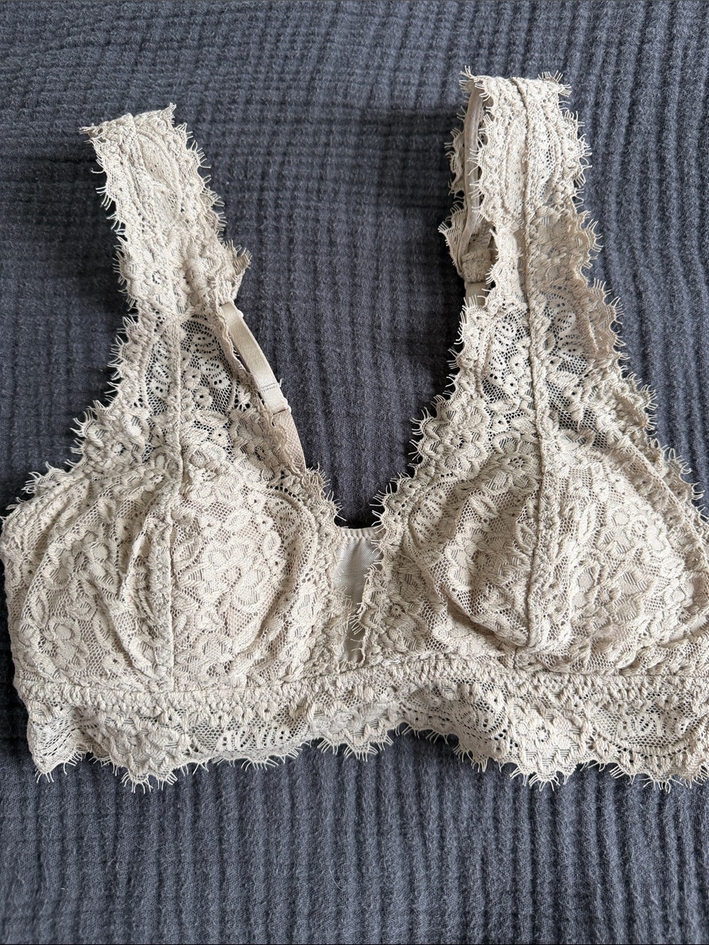aerie Lace Bralette in Beige/Cream